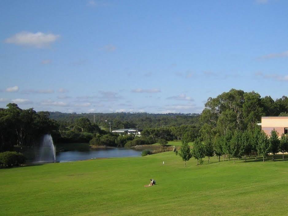 Macquarie University Village Sydney Eksteriør billede